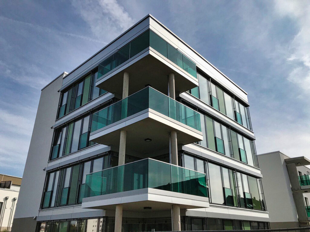 Balkon AVA Diele Terralu Nurglasgeländer Eleganza