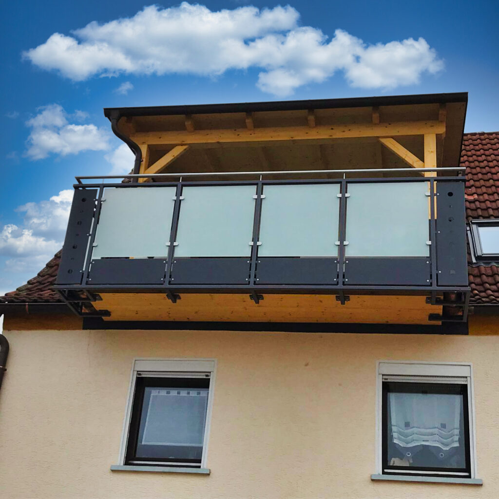 Geländer RAL Farbe, Glas und Blech