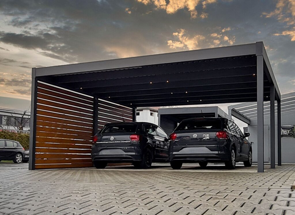 Carport mit Seitenwand anthrazit h Holzoptik Alu