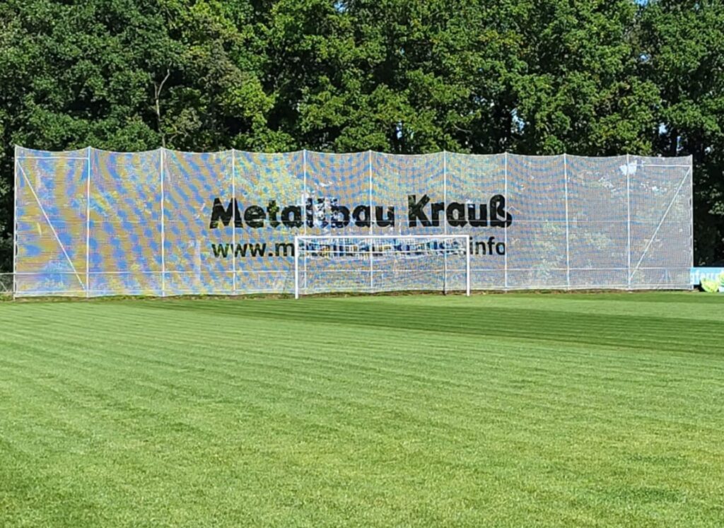 Sportplatzwerbung Metallbau Krauß