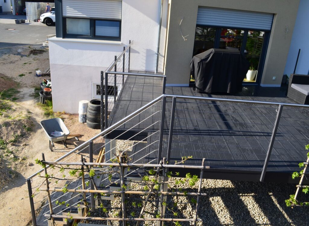 Balkon Terrasse mit AVA Diele TerrAlu